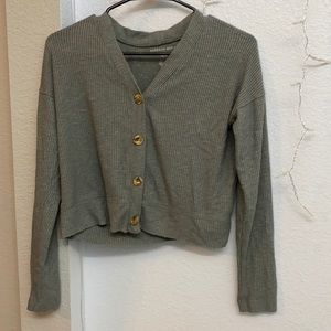 Woman’s American eagle cropped cardigan